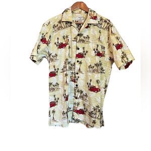 High‎ surf short sleeve button up top. Size large